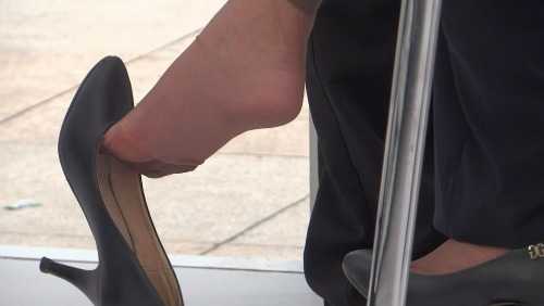 制服OL极薄棕丝高跟大玩鞋！激动啊（742MB、1080P)