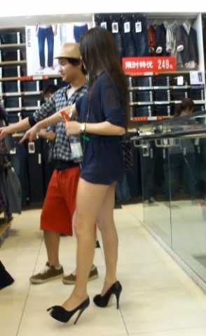 超短裙美腿高跟翘臀美女