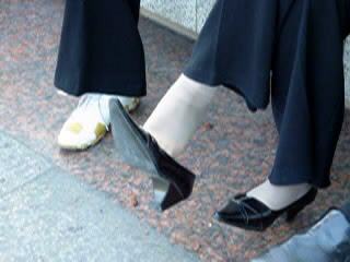 街拍上海南京东路步行街丝足挑鞋片MOV06684