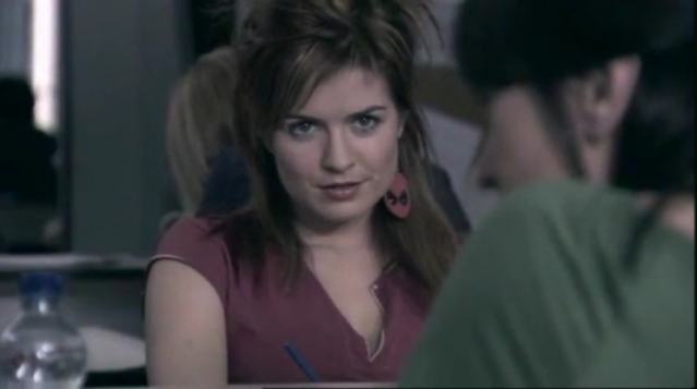 欧美电影Jina Laska中桌下女女丝足挑逗镜头