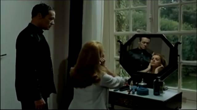 Diaboliquement 和Charlène Franço电影里恋足