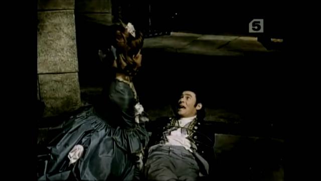 电影精彩选段贵妇的玉足调教下人