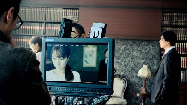 僕を奴隷にしてください」衝撃电影里的女虐男恋足