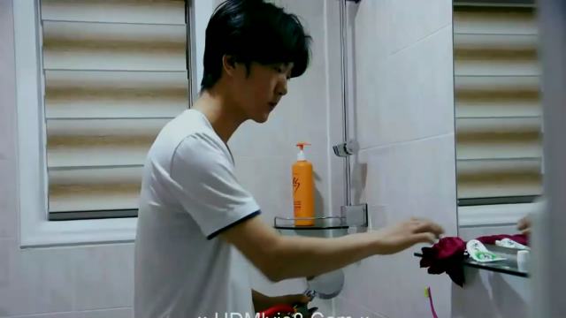 韩国电影，偷继母的内裤被发现，遭到语言跨下羞辱责罚