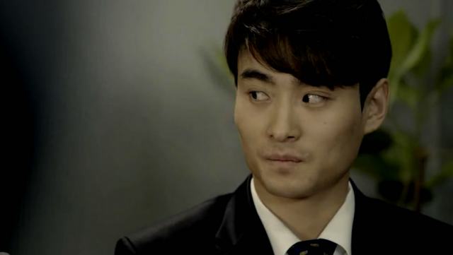 韩国电影，霸道女上司就喜欢小鲜肉员工，听话乖跨下羞辱