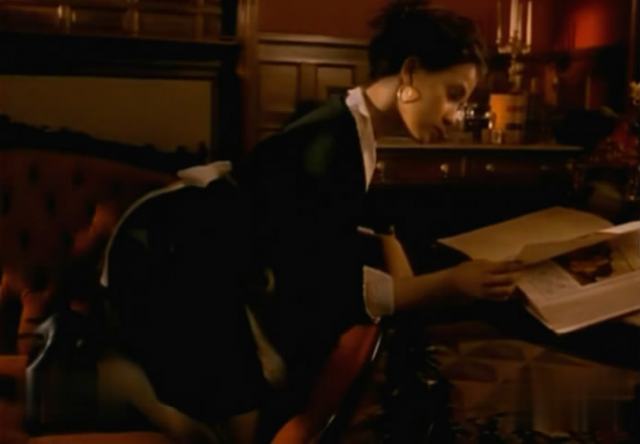 美国电影，情人的丝袜，脚上的香味总能诱惑男主服从