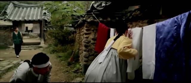 韩国电影，妇人的那些事，年轻小伙崇拜熟妇当马恋足等