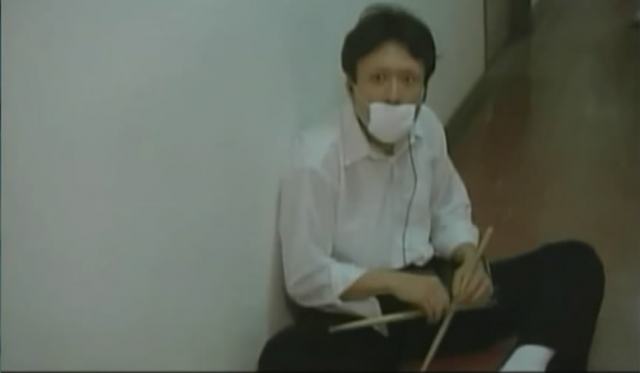 日本电影，寻找女王，老师想在学生中找女生调教自己