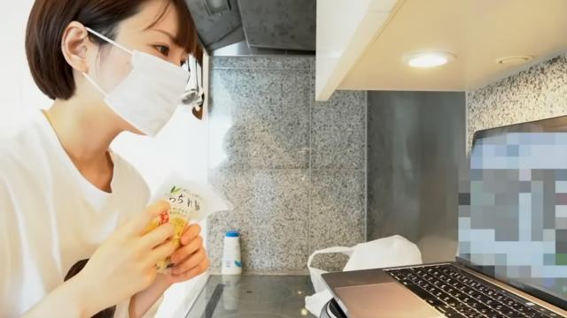 日本节目，潮水料理，漂亮女友用圣水给男友泡面潮水好喝