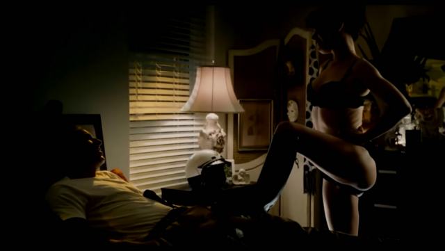 电影剪辑，国内女主语言羞辱精彩跪下舔脚感觉很可怜