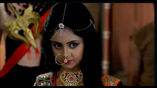 印度电影，女主霸道强势，踩男人的头强迫舔她的脚