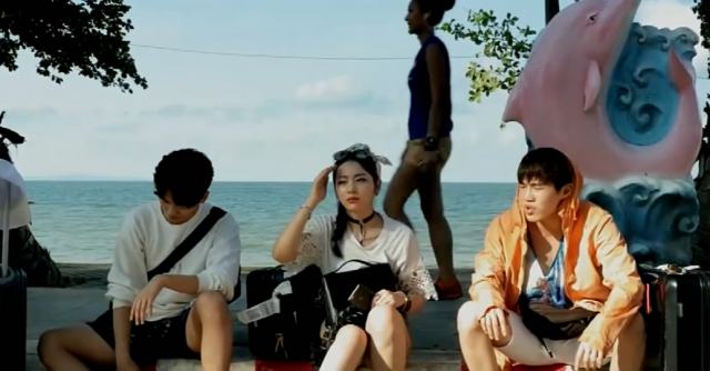 韩国电影，女友的秘密，背着男友调教男友的朋友很情趣