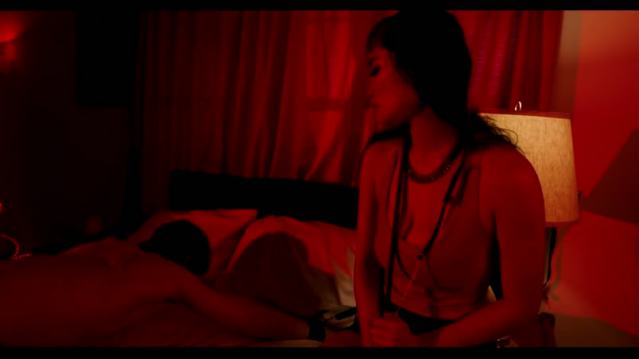 国外节目，女主和男奴分别介绍SM的玩法坐脸遛狗等