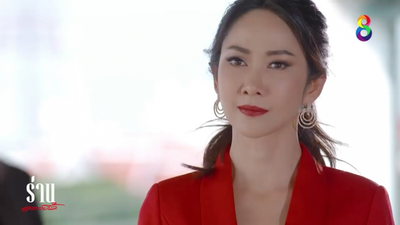 泰国剧，气质貌美女神经理把曾经的对手狠踩脸彻底羞辱
