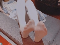 纯欲清纯美少女，干净白嫩白虎美穴筷子般的美腿