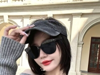 明后天天津，赏两张自拍跪着看