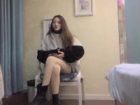 肉丝短裤妹子啪啪，近距离拍摄舔弄口交大力抽插猛操