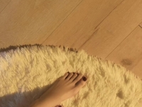 北京开始召奴中... 发一波玉足照片，是你喜欢的女神吗？