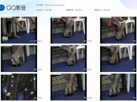 街拍美女脱鞋晾脚片ES2-Tired bare feet