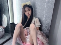 被主人开屁眼了 两个洞里都插满了 以后会不会插两根肉南...