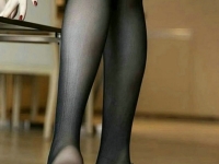 媚惑---巡游这身黑丝高跟最适合了，要不要进来看看？