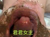 脏靴鞋底的泥沙嚼到嘴里嘎嘣脆啊，拌着黄斤+蛋糕一起吃尽