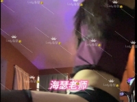 把小然蹄子玩的直叫妈妈，骚水把内裤都弄湿了