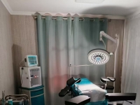 消毒水的气味裹着晨光漫进诊室时，慧慧的白大褂领口扣.....