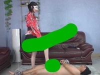 国产女主，皮靴踩鸡鸡，踩射