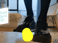 国产女主隔板踩鸡鸡，榨射50分