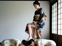 女主和女奴的星期四