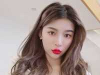 杭州小姐姐温柔玩狗，哈哈