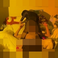 lpmnj分享国产全网首发2026高端巨献60分钟TS妮娜调教贱货口...