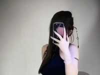 贱狗爬过来，想被主人踩在脚下吗…