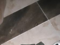 同好们，老哥们，喜在楼下发现一少妇的鞋柜