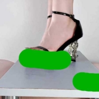 小鱼女神】凉高跟，隔板踩鸡鸡榨射43分钟