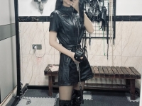 琴琴女王长靴调教滴蜡