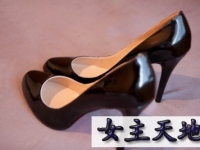 请看high   heel