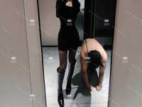 只配跪在主人脚下的窝囊废 舔着主人的高贵的靴子