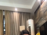 力争百部经典视频之⑤④--俩高颜值女主黄金加圣水加呕吐物