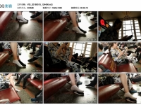 候车室大白TUI棉袜 美 女 豪放晾脚