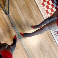 北京」蕾丝底红高跟