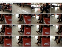 候车室 黑 丝 MM看手机 大幅度挑鞋