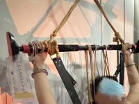 喝着圣水挨着操，爽死你了是不是，骚货