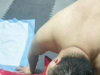 脚下贱狗清理长靴