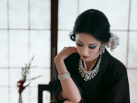 女神在涂脚指甲油（AI）