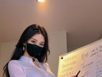 北京」题不会 本主教你 前提是先把脚给我舔爽