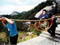 喜欢抬美女的进