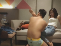 探花 眼镜少妇长得就很骚胸大腿长屁股翘穿上连体黑...