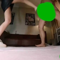 熙熙女神】踢裆，强制足交榨射22分